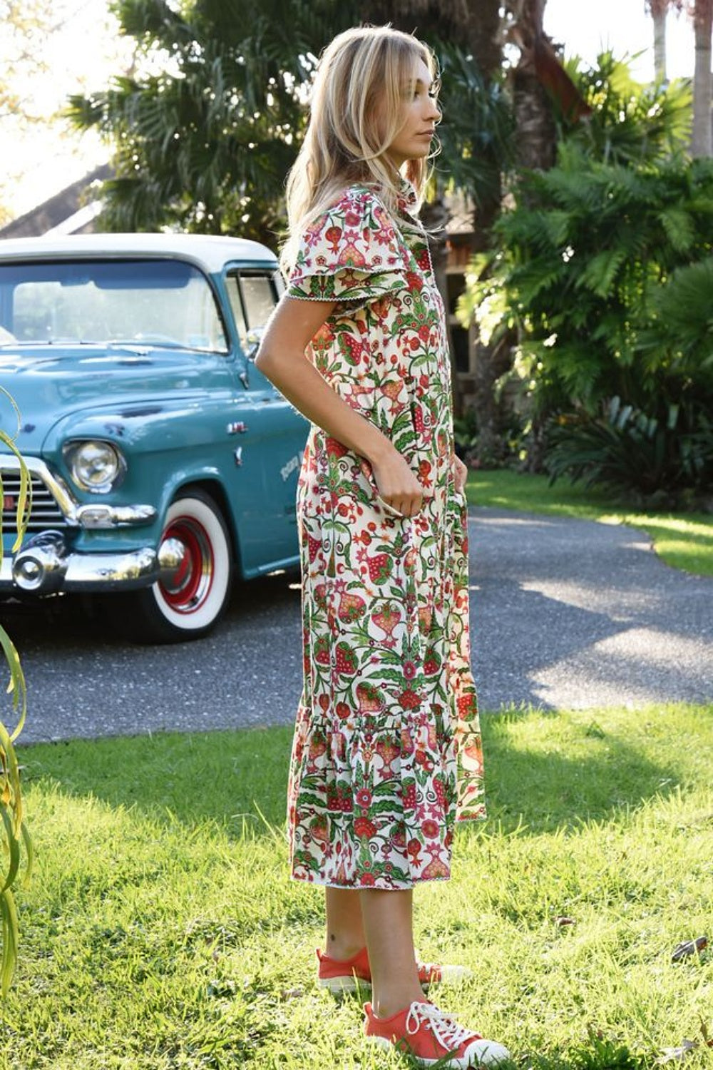A LITTLE FLAIR MIDI DRESS