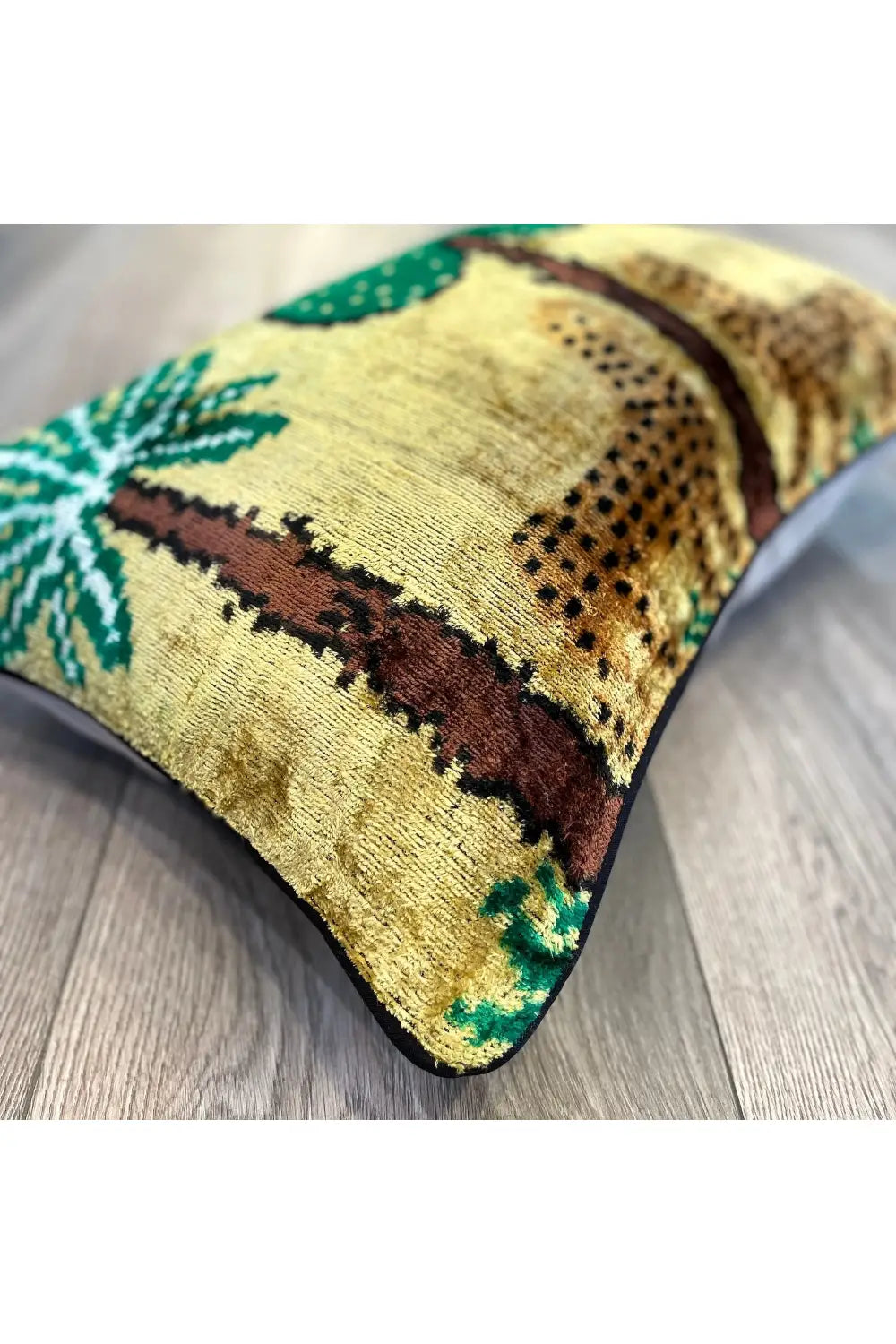 VELVET IKAT CHEETAHS