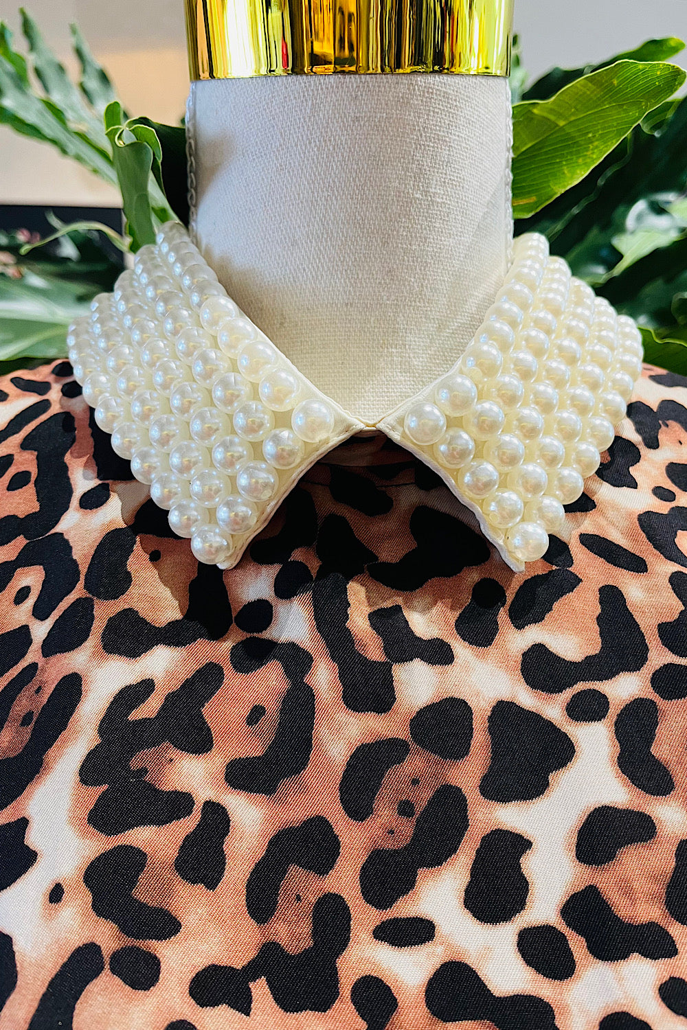 POP YA COLLAR ALL THE PEARLS