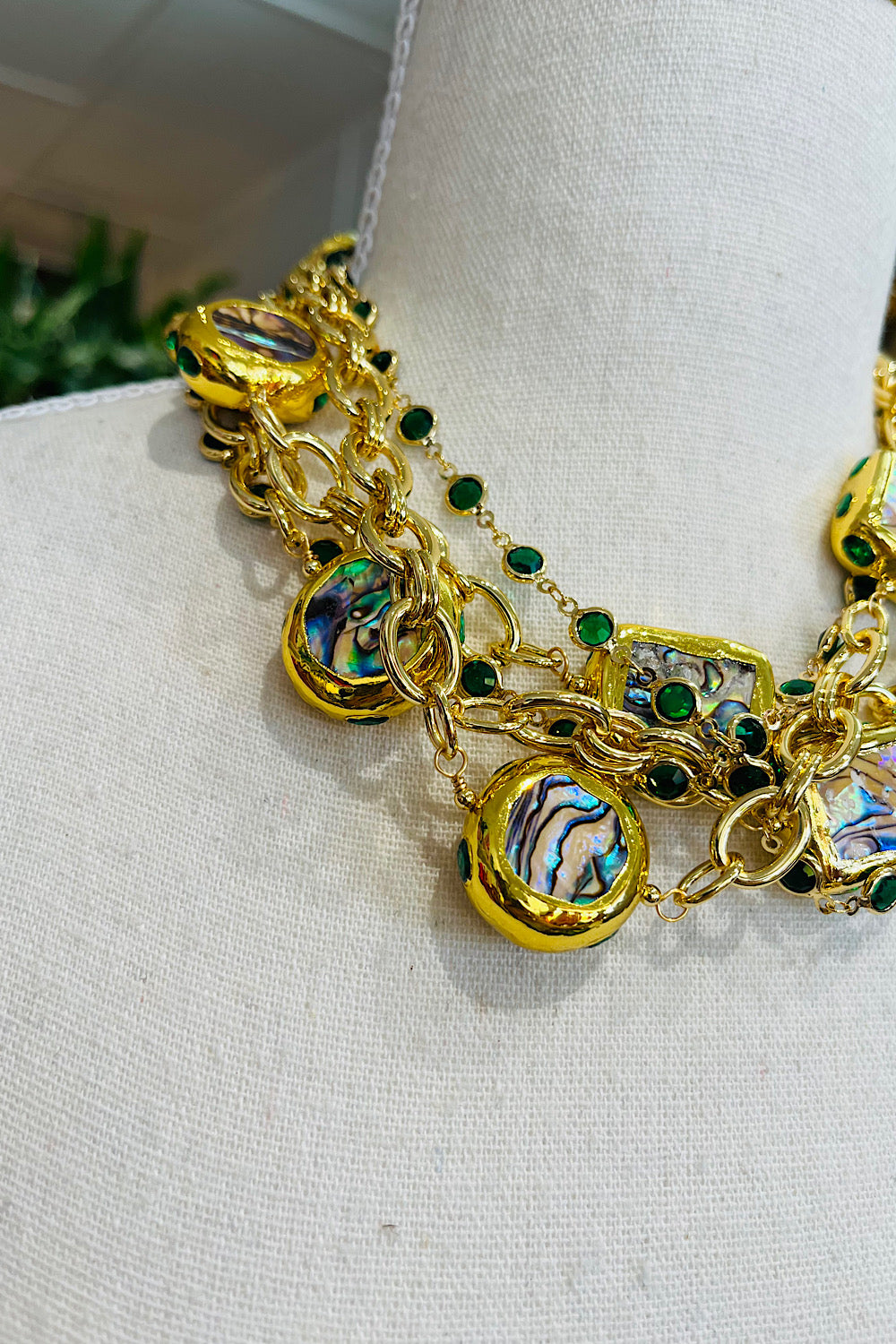 FLEUR NECKLACE