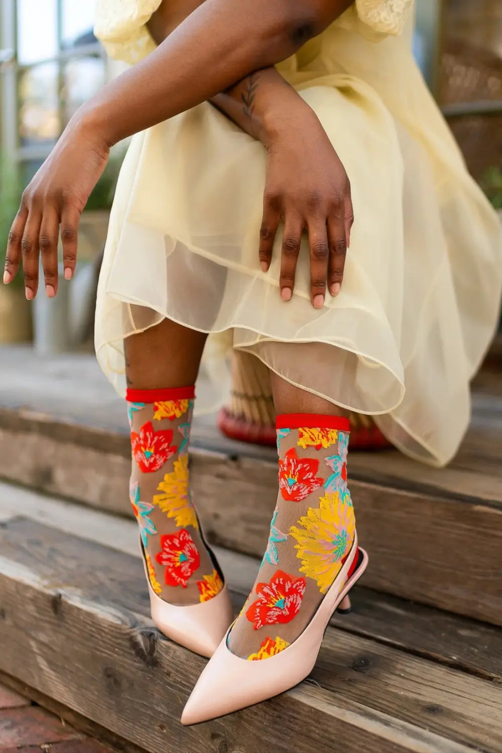 FLOWER POWER SHEER SOCKS