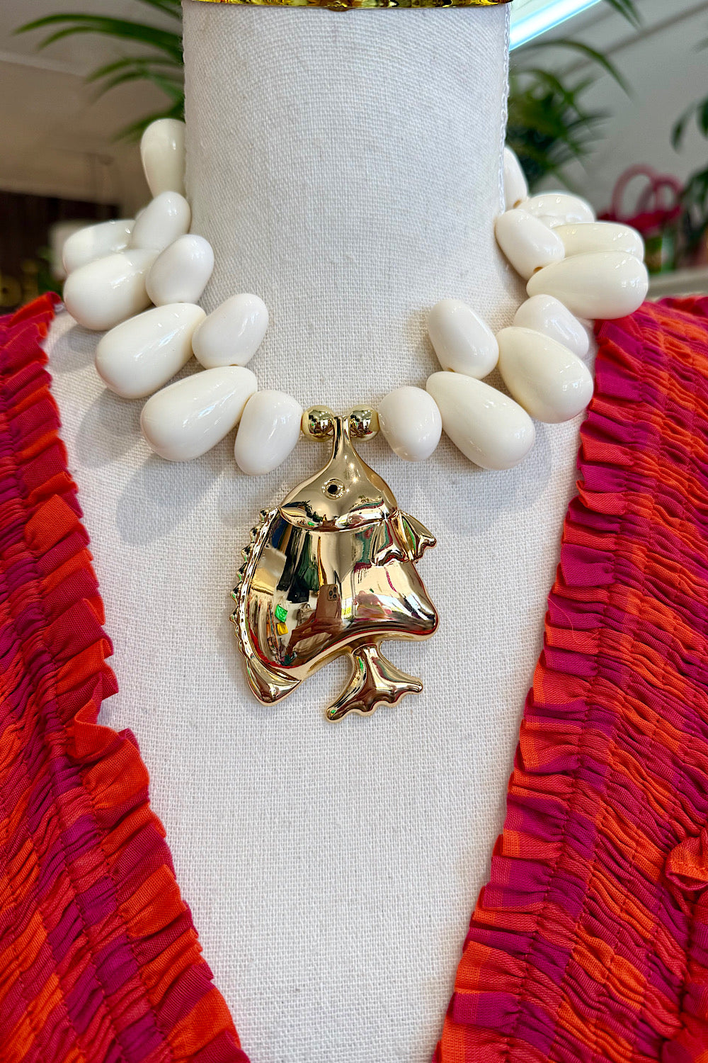 GONE FISHING NECKLACE CREAM
