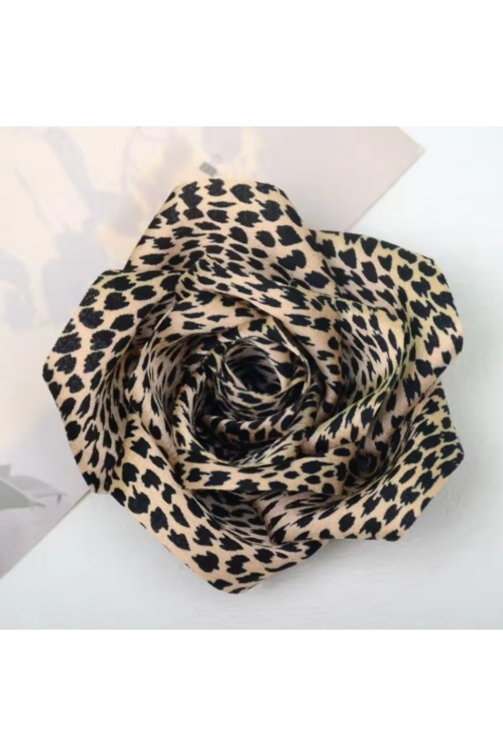 KITTY BROOCH TAN SPOTS
