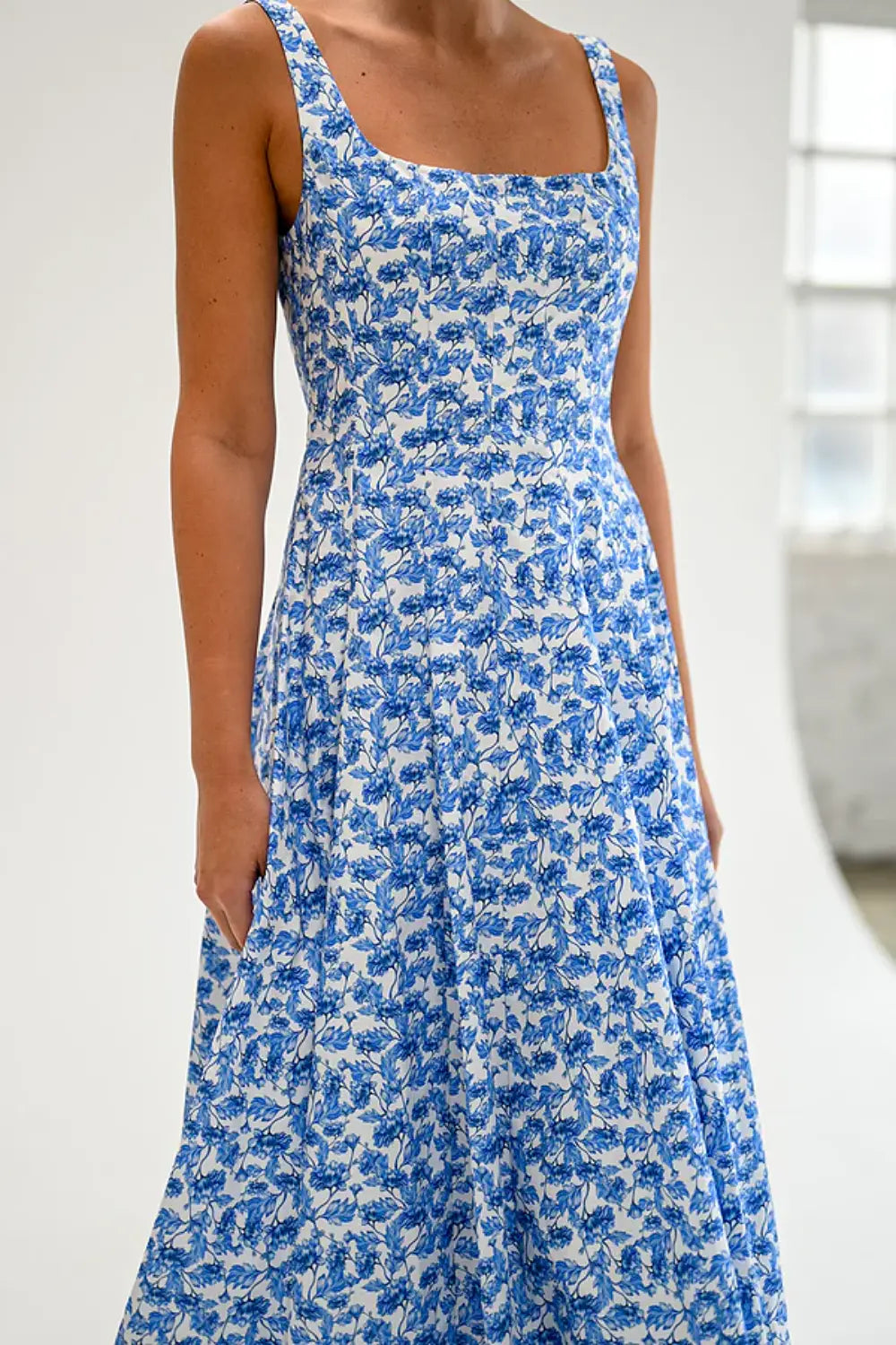MIRA MIDI DRESS