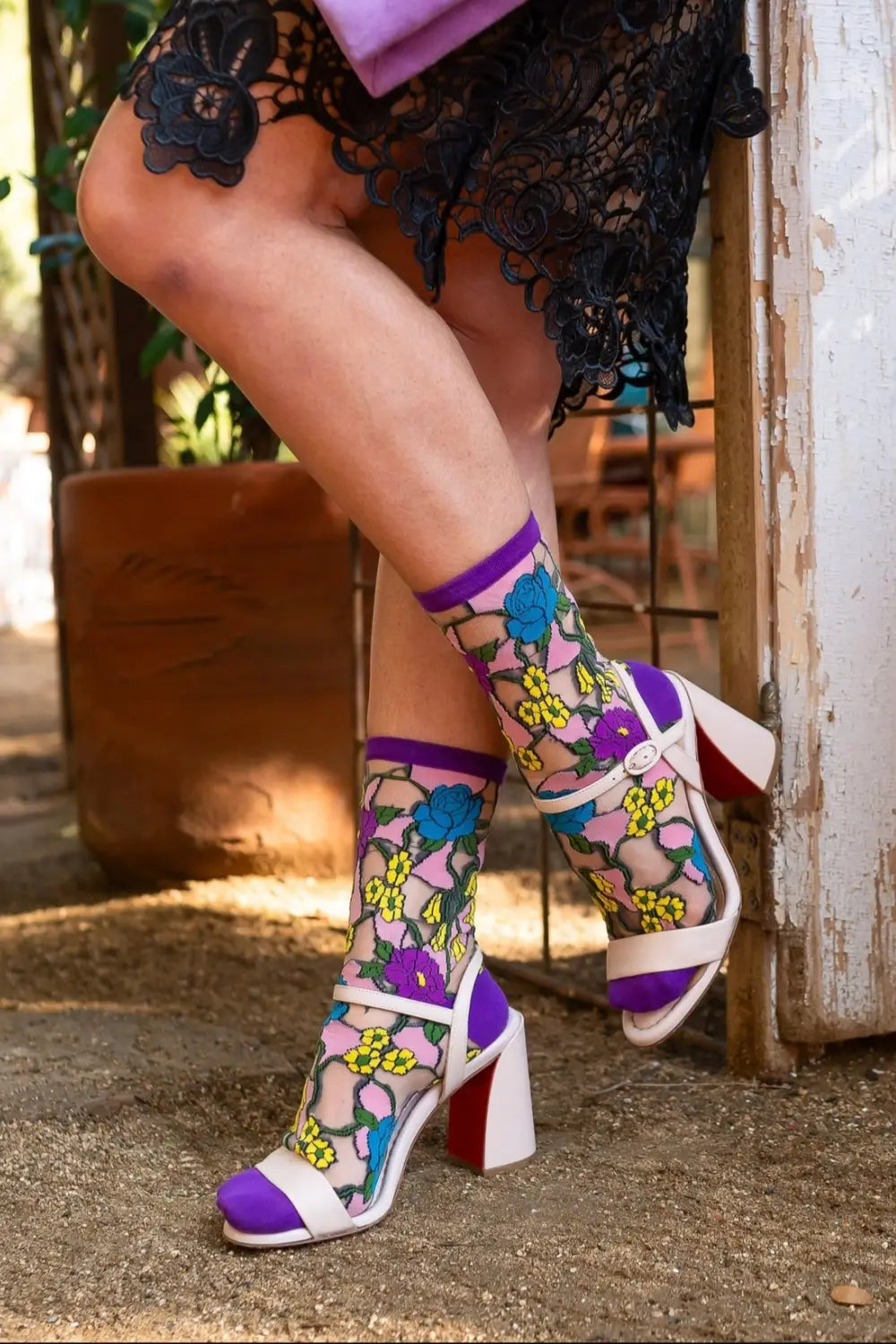 STAIN GLASS FLORAL SHEER SOCKS