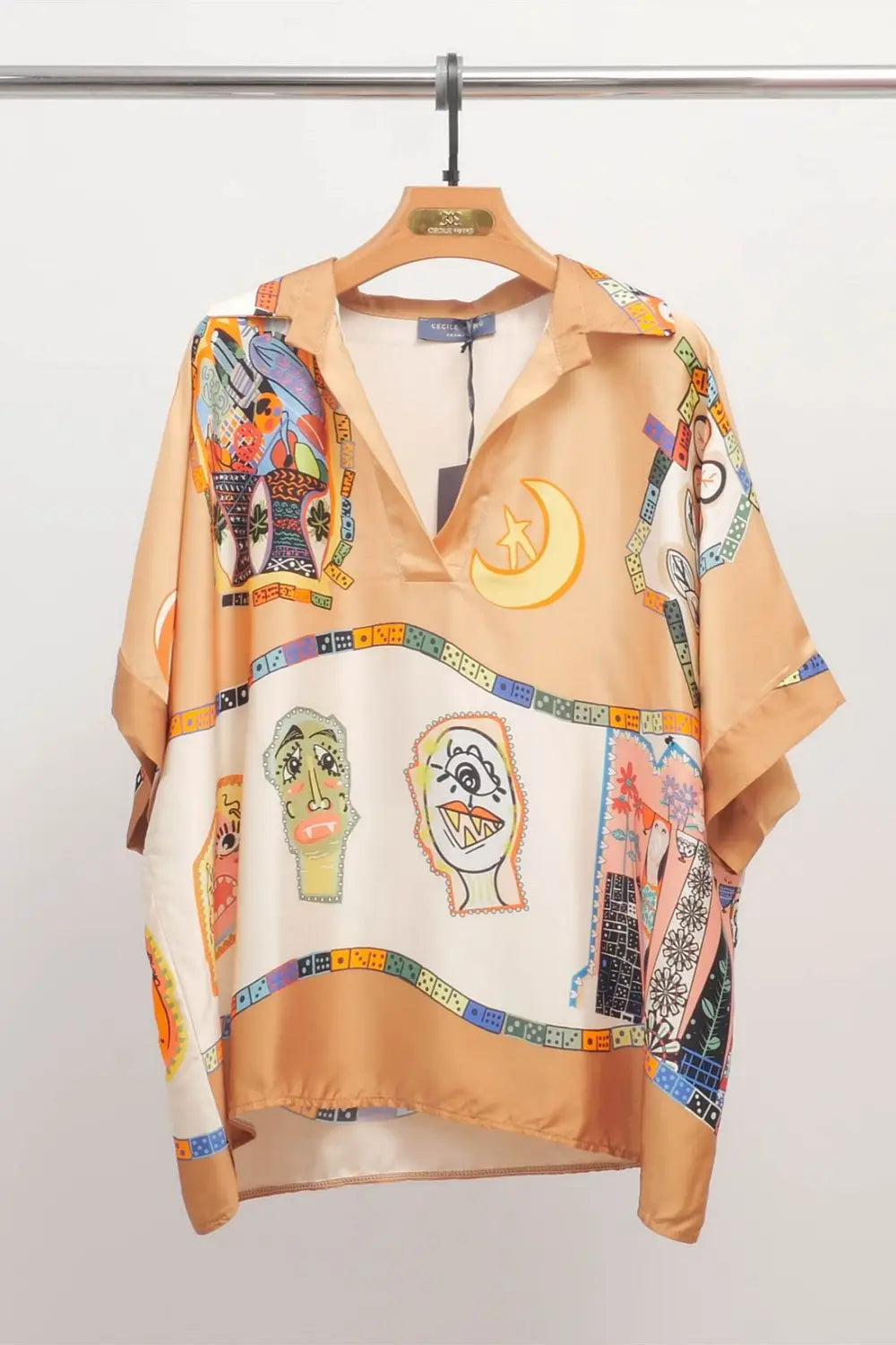 TWO FACED TOP CAMEL