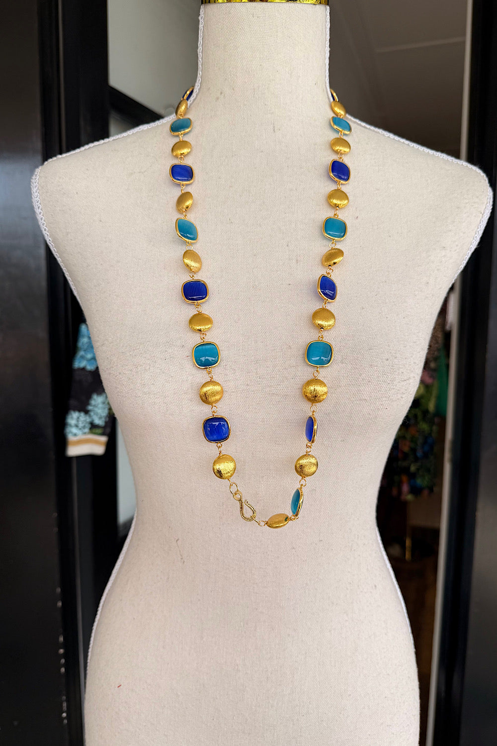 DELPHINE BLUE NECKALCE